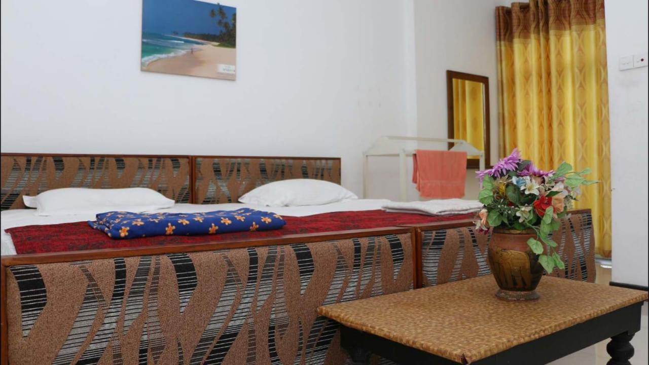 Suisse Villa Kandy Bagian luar foto