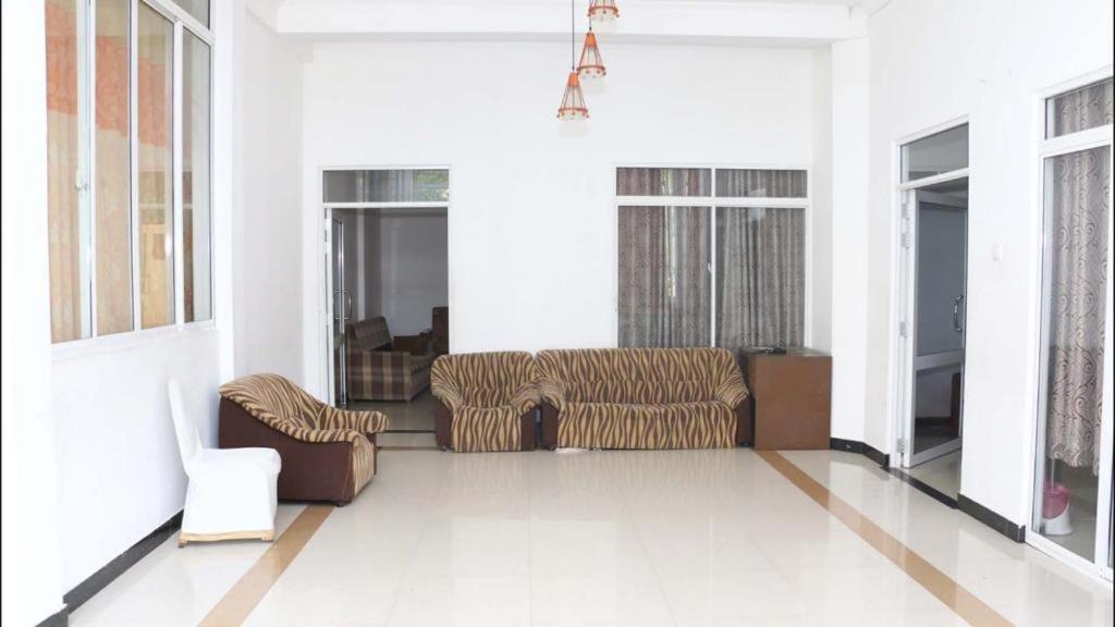 Suisse Villa Kandy Bagian luar foto