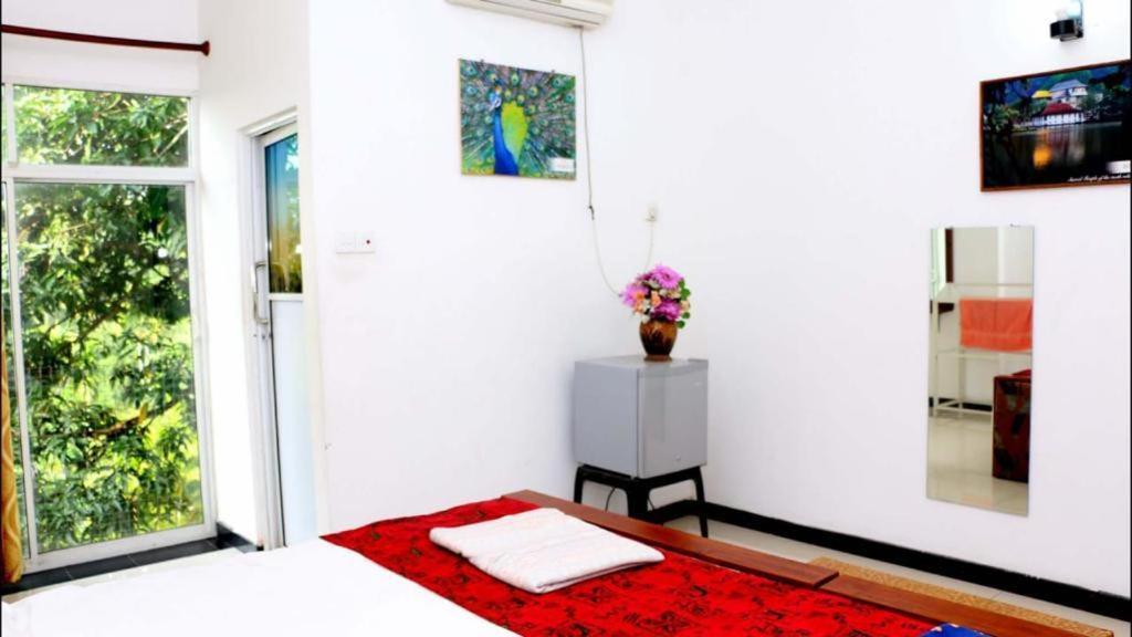 Suisse Villa Kandy Bagian luar foto