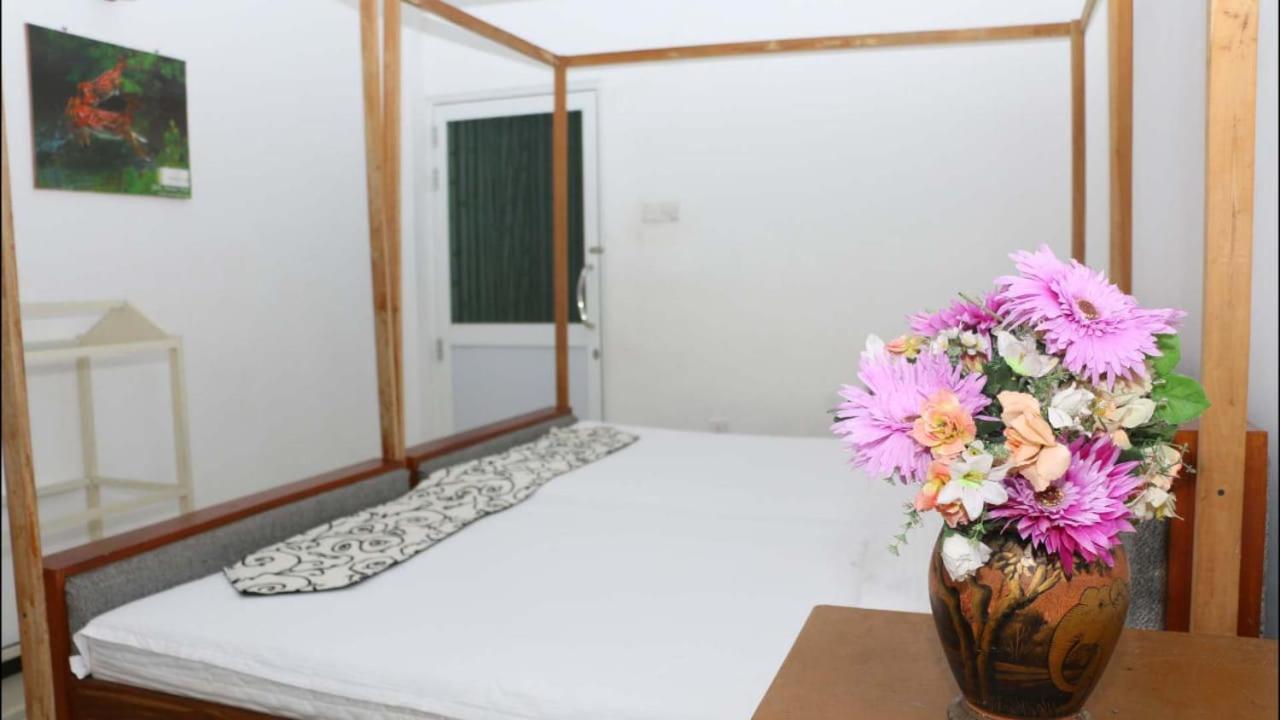 Suisse Villa Kandy Bagian luar foto