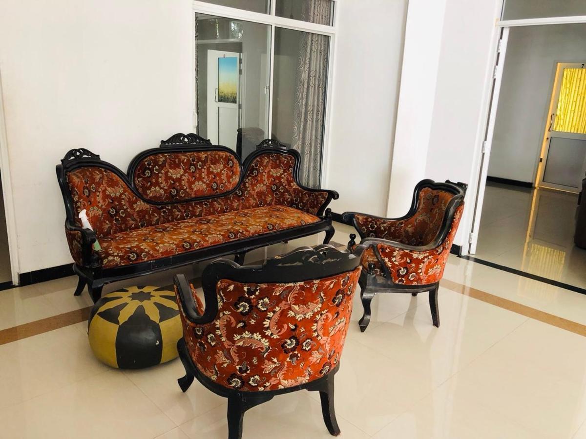 Suisse Villa Kandy Bagian luar foto