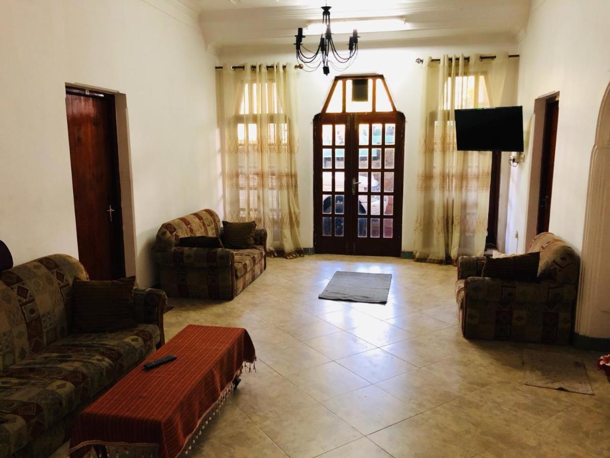 Suisse Villa Kandy Bagian luar foto