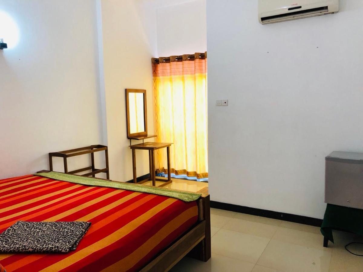 Suisse Villa Kandy Bagian luar foto