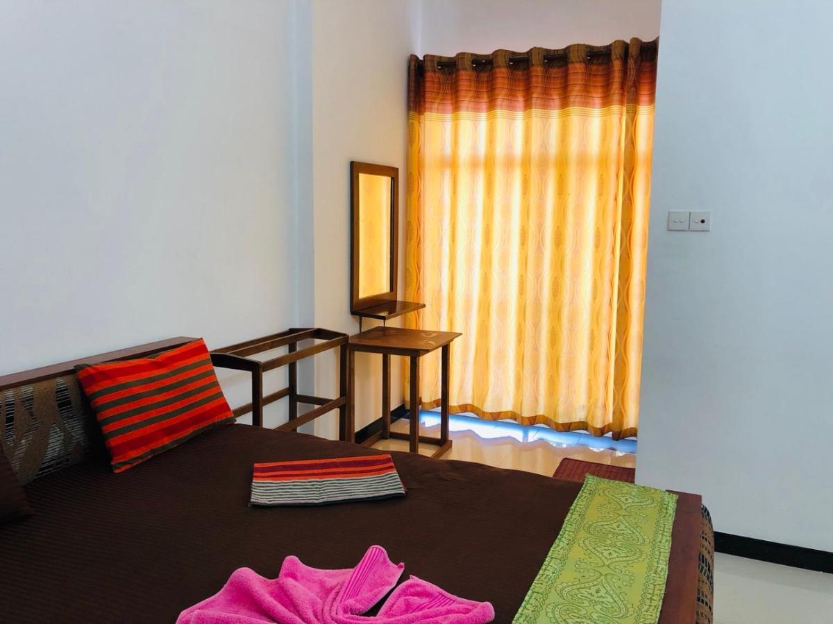Suisse Villa Kandy Bagian luar foto