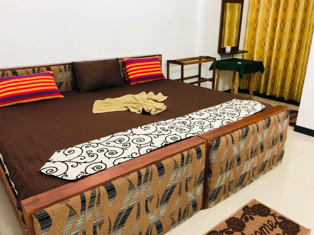Suisse Villa Kandy Bagian luar foto