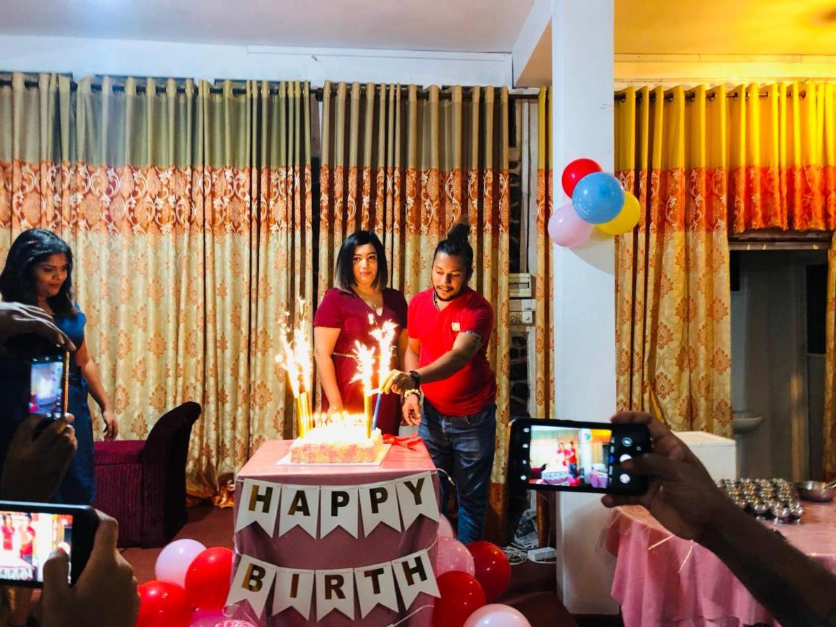 Suisse Villa Kandy Bagian luar foto